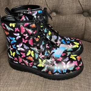 Skechers Kids' Gravlen - Butterfly Squad combat boots size 2 NWT